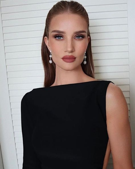 Rehearsal Dinner Hair, Hung Vanngo, Rose Inc, The Comeback, Guest Hair, Bridesmaid Hair Makeup, Penteado Cabelo Curto, Rosie Huntington Whiteley, Matte Liquid Lipstick