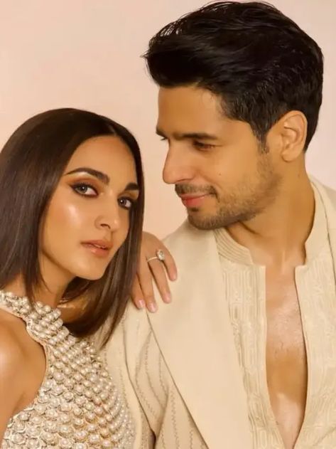 Sid-Kiara Set Couple Goals In All-White Attire! Check Photos! Kiara Advani And Sidharth Malhotra, Sid Kiara, Life Recently, Set Couple, Sidharth Malhotra, Bollywood Couples, True Love Stories, Romantic Vacations, Cute Love Stories