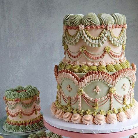 Two Tiered Vintage Cake, Vintage Lambeth Cake, Mini Lambeth Cake, Vintage Cake Decor, Pastel Vintage Cake, Vintage Cake Design Birthdays, 2 Tier Vintage Cake, Mini Vintage Cake, Vintage Birthday Theme