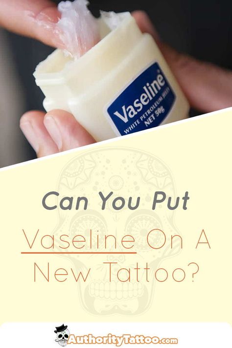 While there are many creams, lotions and ointments suitable for new tattoos, Vaseline can actually cause various tattoo healing issues. We explain why here. Sb Tattoo, Tattoo Knowledge, Tattoo Ointment, Healthy Tattoo, Tattoo Scabbing, Tattoo Aftercare Tips, Tattoo Healing Process, Vaseline Lotion, Tattoo Healing