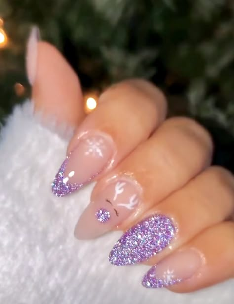 December Nails Purple, Lilac Christmas Nails, Purple Christmas Nails Winter, Short Almond Nails Ideas Winter, Lavender Christmas Nails, Purple Nails Christmas, Purple Holiday Nails, Christmas Nails Purple, Purple Christmas Nails