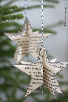 Old Book Paper 3D Star Ornaments. Diy Christmas Paper Decorations, Diy Old Books, Diy Christmas Paper, Diy Christmas Star, Jul Diy, Calendar Advent, Old Book Crafts, Tutorial Origami, Paper Christmas Decorations