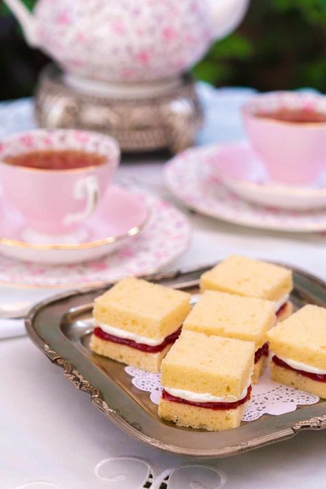 Victoria Sandwich Cake Recipe - Afternoon Tea Sandwich Recipe With Tea Pound Cake Tea Sandwiches, Vegan High Tea Sandwiches, Sweet Tea Sandwiches, British Tea Food, Traditional English Tea Sandwiches, Victorian Sandwich Cake, Healthy Afternoon Tea Ideas, Strawberry Tea Cakes, Savory Afternoon Tea Ideas