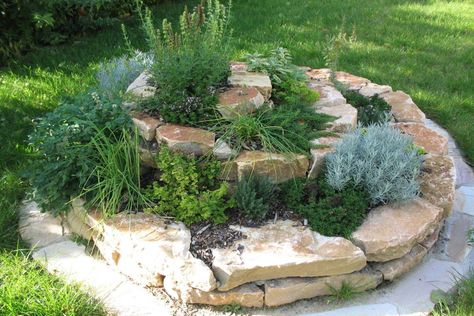 Spiral Garden, Small Herb Gardens, Garden Rock Art, Herb Garden Design, Classic Garden, Rock Ideas, Landscaping With Rocks, Garden Structures, Raised Garden