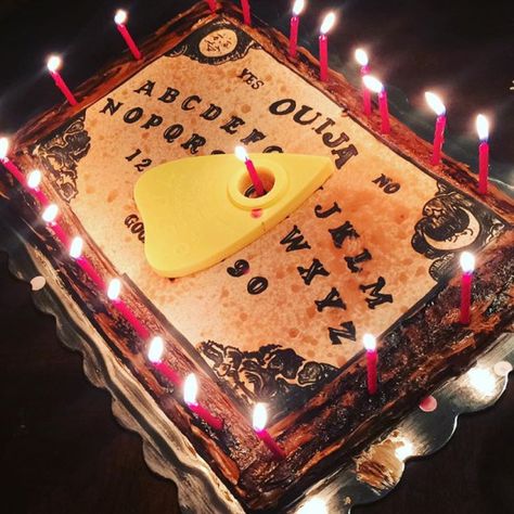 Friday 13 Cake Ideas, Gory Birthday Cakes, Ouija Board Birthday Cake, Scary Sweet 16 Party, Birthday Horror Theme, Creepy Cakes Birthdays, Horror Birthday Cake Ideas, Horror Themes Birthday Party, Horror Theme Birthday Cake