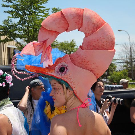 Shrimp Hat | Flickr - Photo Sharing! Shrimp Cocktail Costume, Shrimp Costume, Sea Costume, Mermaid Parade, Mardi Gras Costumes, Crazy Hats, Fantasy Costumes, Hallows Eve, Diy Costumes