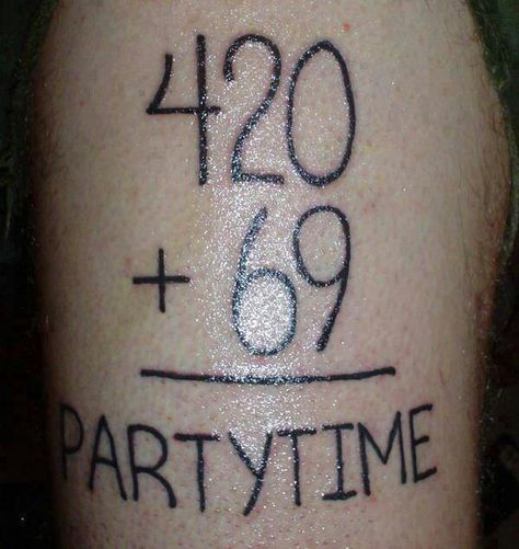 Party time Tato Minimal, Handpoke Tattoo, 1 Tattoo, Puff And Pass, A Tattoo, Cute Tattoos, Photo Profil, Tattoos And Piercings, Mood Pics