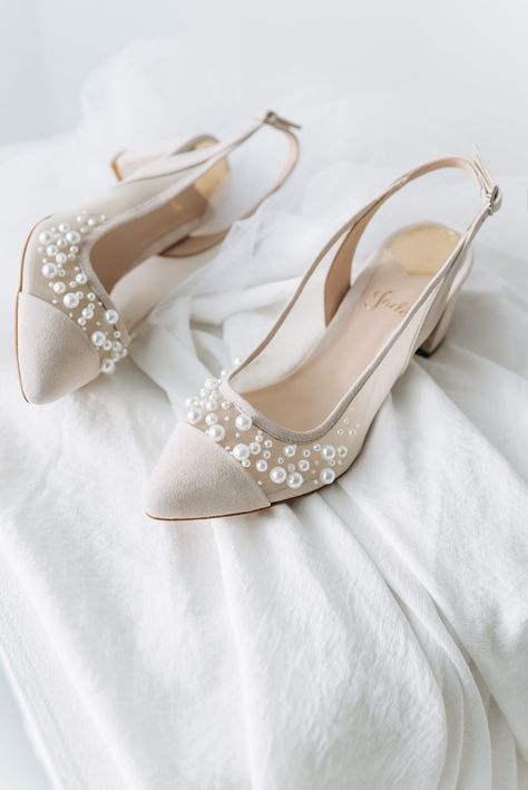 Ivory Wedding Sandals With Low Block Heel and Pointy Toe - Etsy Closed Toe Wedding Shoes, Pearls Embroidery, Pointy Heels, Wedding Shoes Bride, Wedding Shoes Heels, Low Heel Shoes, Wedding Sandals, Womens Wedding Shoes, Wedding Heels