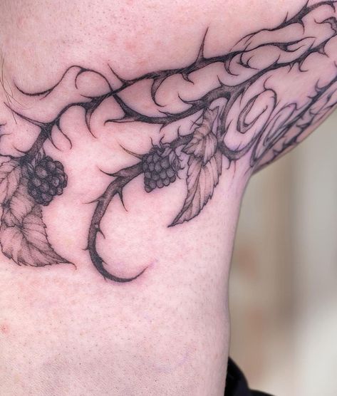 Thorns Tattoo, Thorn Tattoo, Throat Tattoo, Artist On Instagram, Neck Tattoo, Tattoo Shop, Tattoo Artist, Blackberry, Sleeve Tattoos