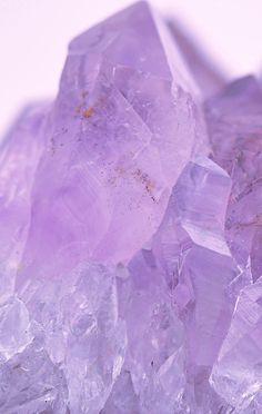 Crystals Purple Academia, Purple Vibe, Lavender Aesthetic, Gemstone Art, Purple Gems, Purple Baby, Color Lila, Pretty Purple, Pastel Purple