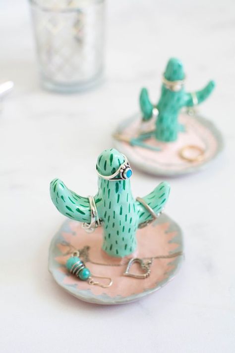 Cactus Ring Holder, Ring Holder Diy, Selling Crafts Online, Cactus Ring, Profitable Crafts, Diy Cactus, Cactus Craft, Flower Pot Design, Cactus Diy