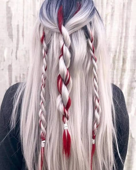 red-highlights-blonde-hair-three-braids-easy-braid-hairstyles-black-blouse Champagne Blond, Epic Hair, Rope Braids, Vibrant Hair, Hair Dyes, Types Of Braids, Awesome Hair, Medium Long Hair, Mommy Style