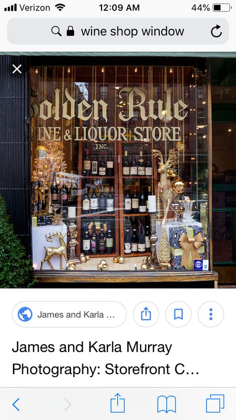 Whisky Store, Wine Drop, Store Front Windows, Window Decorating, Storing Christmas Decorations, Christmas Window Display, Retail Windows, Wine Shop, Wine Display