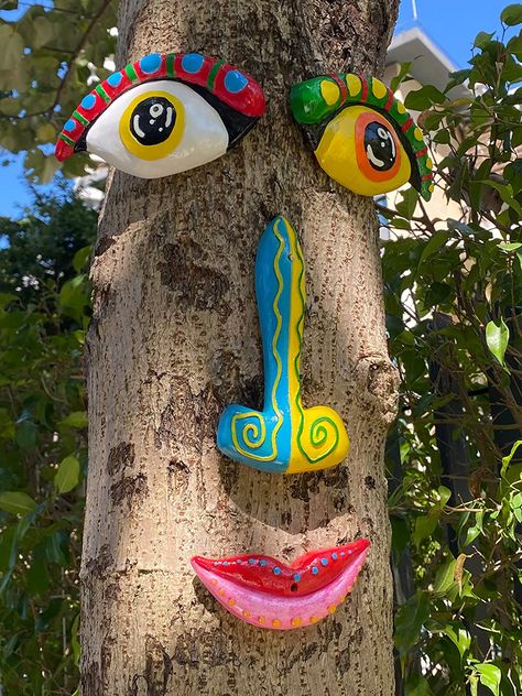 Quickly add art to your front or backyard Tree Decorations Outdoor, Trees Garden, Cute Tree, Outdoor Trees, Tree Faces, Outdoor Living Decor, Unique Trees, Colorful Trees, Outdoor Statues