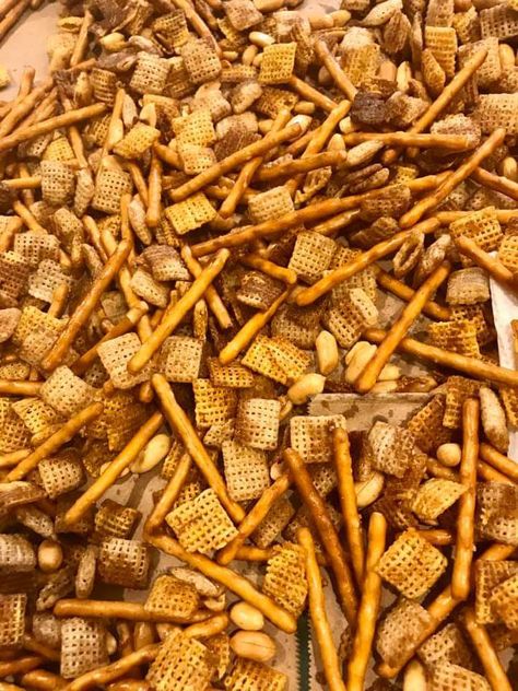 Texas Trash Chex Mix Chex Mix Trash Recipe, Trash Mix Recipe, Christmas Trash Recipe, Texas Trash Recipe, Christmas Desert Recipes, Chex Mix Ingredients, Chex Mix Recipes Original, Chex Recipes, Texas Trash