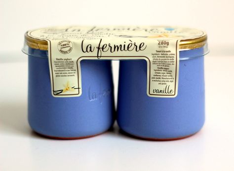 I so wish that your and other dairy items came in these sweet ceramic crocks here in the US! Le Fermiere Yogurt Pot Crafts, Le Fermiere Yogurt Pot, Yogurt Jar Ideas, Glass Yogurt Jars Ideas, La Fermiere Yogurt Pots Repurpose, La Fermiere Yogurt Pots, Tiramisu Packaging, Oui Yogurt Jars Ideas, Glass Jar Diy