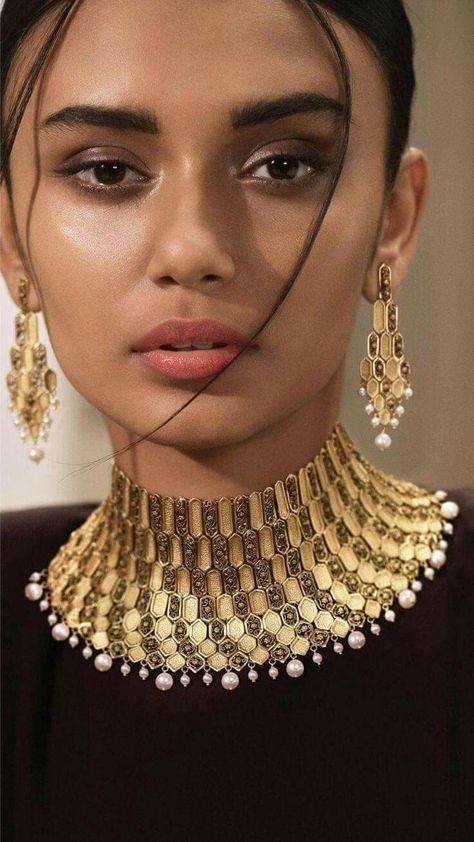 Red Carpet Style, Modern Gold Jewelry, Jewelry Photoshoot, Bridal Fashion Jewelry, Wedding Jewellery Collection, Gold Necklace Women, Gold Jewelry Indian, Gold Necklace Designs, Bridal Gold Jewellery