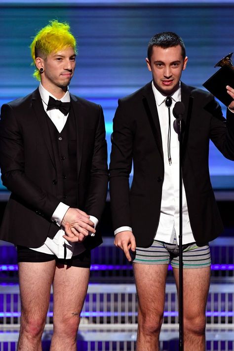 The Story Behind Twenty One Pilots’s Pantless Acceptance Speech Is Actually Adorable Tattoo Leg Band, Tyler Y Josh, Grammys 2017, Twenty One Pilots Wallpaper, Tattoo Leg, Tyler And Josh, 21 Pilots, Women's History, Leg Bands