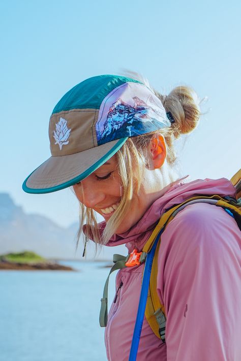 Granola girl hat, hiking girl aesthetic, spring mountain girl clothing, colorful nature girly looks, camping looks, camping outfits. 5 Panel Hat Outfit, Hiking Hats For Women, Sisters Painting, Hiking Hats, Outdoorsy Outfits, Granola Girl Outfits, Ski Aesthetic, Adventure Hat, Granola Girl Aesthetic