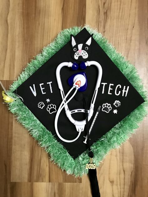 Vet Tech Cap Ideas, Vet Med Graduation Cap, Vet Tech Graduation Cap, Tech Graduation Cap, Vet Tech Graduation, Veterinarian Student, Senior 25, Vet Tech Student, Graduate College