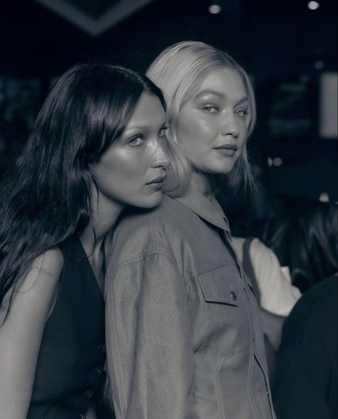 Gigi Hadid and Bella Hadid backstage at the Stella McCartney Spring Summer 2023 fashion show in Paris. - 03/10/22 Bella Hadid Sister, Adidas Campaign, Bella And Gigi Hadid, Bela Hadid, Spring Summer 2023 Fashion, Bella Hadid Aesthetic, Balenciaga Adidas, Anwar Hadid, Devon Carlson