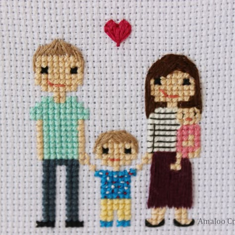 Cross Stitch Family Portrait, Stitch People Pattern, Cross Stitch People Family Portraits, Cross Stitch People, Family Cross Stitch Pattern, Embroidery Family, Cross Stitch Gifts Ideas, Family Cross Stitch, Portrait Cross Stitch