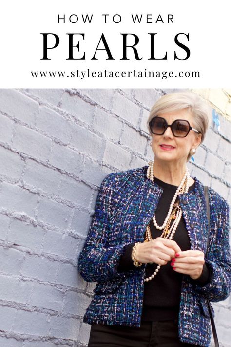 Coco Chanel Style, How To Wear Pearls, Beth Djalali, Chanel Style Jacket, Coco Chanel Fashion, Style At A Certain Age, Preppy Fashion, Chanel Style, Wear Pearls