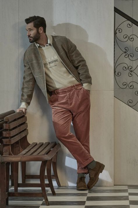 Brunello Cucinelli Fall 2022 Menswear Collection | Vogue Bruno Cucinelli, Brunello Cucinelli Men, Soft Tailoring, Mens Attire, Mens Outfit Inspiration, Vogue Russia, Denim Button Down, Winter 2022, Fall 2022