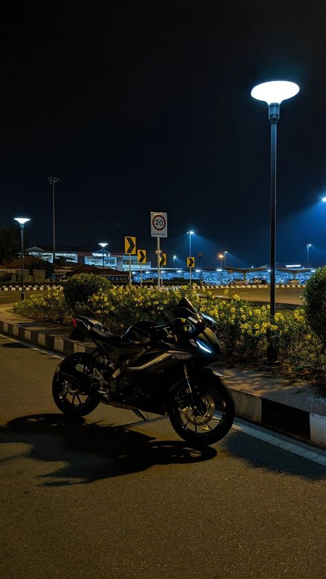 #bike#bikelife#yamaha#V3#V4# Night Road Snap, V3 Bike, Road Snap, Bike Night, R15 V3, Night Road, Night Bike Ride, Bajaj Pulsar, Indian Flag Wallpaper