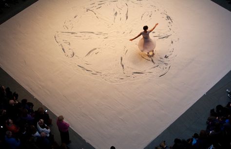 The Dancer’s Line and the Artist’s Line Intersect in the Sand - NYTimes.com Dance Notation, Sand Dance, Movement Drawing, Sand Drawing, Tracing Art, Dancing Drawings, The Museum Of Modern Art, Kids Pottery, The Dancer