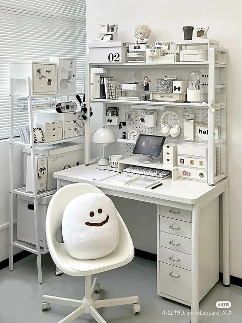 cute room inspiration inspo aesthetic bedroom ideas y2k trend minimalistic clean korean japanese desk tidy organizer style vibe aesthetic desk studying coquette cute beautiful black and white Minimal Bedrooms, Aesthetic Storage, Kpop Desk, Aesthetic Studying, Room Wishlist, Dream Bedroom Inspiration, Study Desk Decor, Desk Inspo, Room Redesign