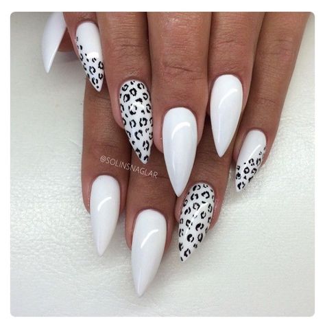 ｅｍｍａｃｅｓｋｉ♡ Cute Short Acrylic Nails Pointy, Pointy Nails Designs, Anytime Nails, Stiletto Nails Short, Santa Nails, Inspiration Nails, Pointy Nails, Stiletto Nail Art, Leopard Print Nails