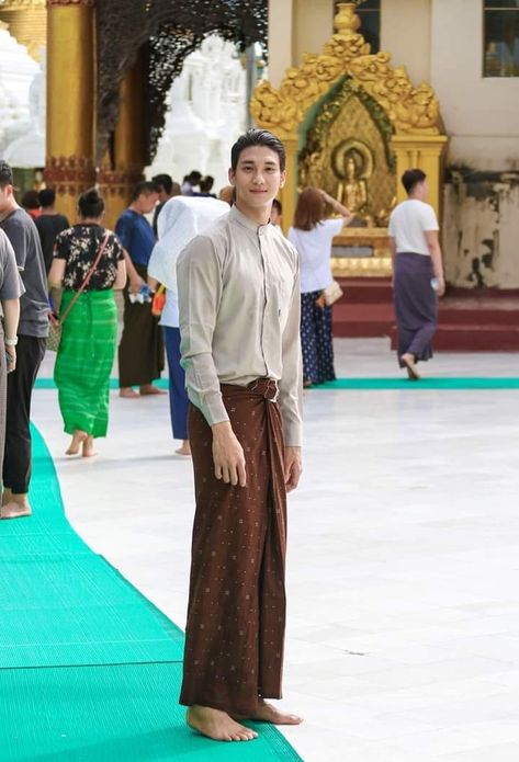 Paing Takhon, Wedding Dress Illustrations, Thailand Outfit, Mens Bodysuit, Traditional Thai Clothing, Indian Men Fashion, Myanmar Traditional Dress, Skirt With Belt, Batik Fashion