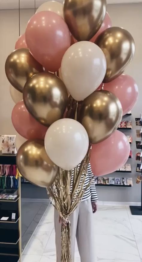 Neutral Birthday Party Themes, Foil Balloons Decoration, Pink And Gold Balloons, Gold And Pink Balloons, Surprise Birthday Decorations, Sweet Sixteen Birthday Party Ideas, Deco Ballon, Moms 50th Birthday, Rose Beige