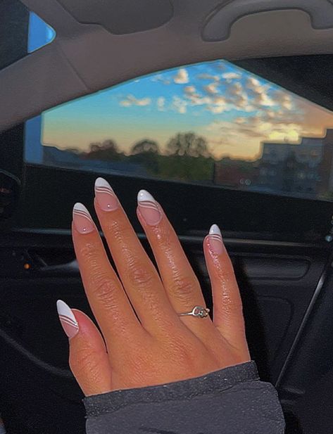 Oval Shaped French Tips, French Nails Ideas Almond Shape, Almond Nails Designs White Tip, Prom Nails Oval Shape, White Design French Tip Nails, White Tip Nails With Design Almond, French Nail Designs Oval Shape, Nails For Graduation Almond, Almond Nail White Design