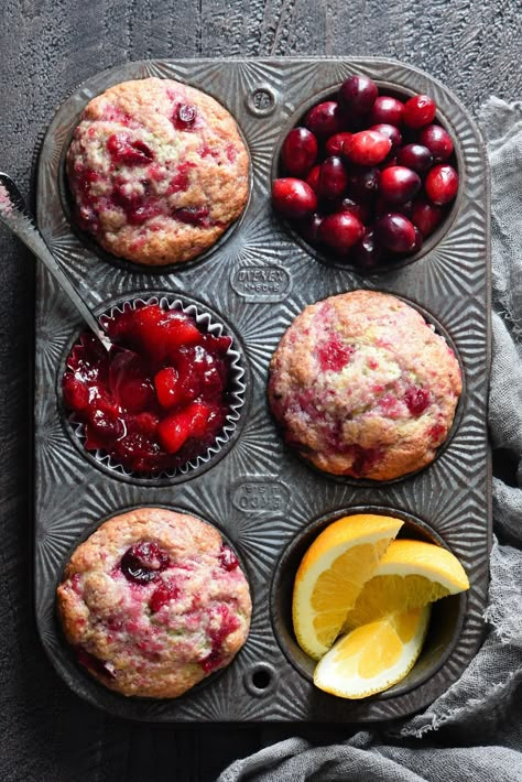 Leftover Cranberry Sauce Recipe, Cranberry Sauce Muffins, Streusel Topping Recipe, Oatmeal Chocolate Chip Muffins, Canned Cranberries, Artistic Food, Canned Cranberry Sauce, Thanksgiving Leftover, Cranberry Orange Muffins