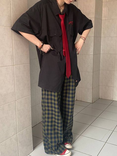 Grunge Tie Outfit, Red Grunge Outfit, Adventurecore Outfit, Outfit Ideas Alternative, Black Grunge Outfit, Alternative Style Outfits, Street Wear Vintage, Vintage Grunge Aesthetic, Earth Core