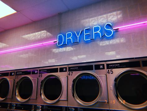 ⚡️Laundromat⚡️ Cute Laundromat, Aesthetic Laundromat, Laundry Mat Business Ideas, Retro Laundromat, Laundromat Aesthetic, Laundromat Design, Laundromat Ideas, Laundry Lounge, Laundromat Business