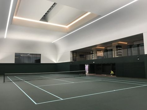 Tennis Court Design, Indoor Sports Court, Private Tennis Court, Indoor Tennis, Badminton Court, Sports Hall, Public Space Design, Italian House, Dream Apartment Decor