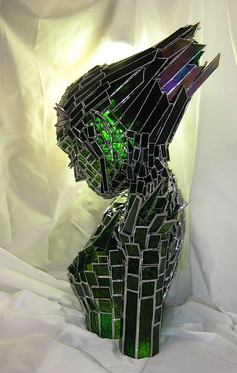 Glass Statues Sculpture, Stained Glass Sculpture 3d, Stained Glass Character Design, 3d Stained Glass Projects, Broken Glass Mosaic, Modern Stained Glass Art, Stained Glass Sculpture, Modern Stained Glass, Mannequin Art