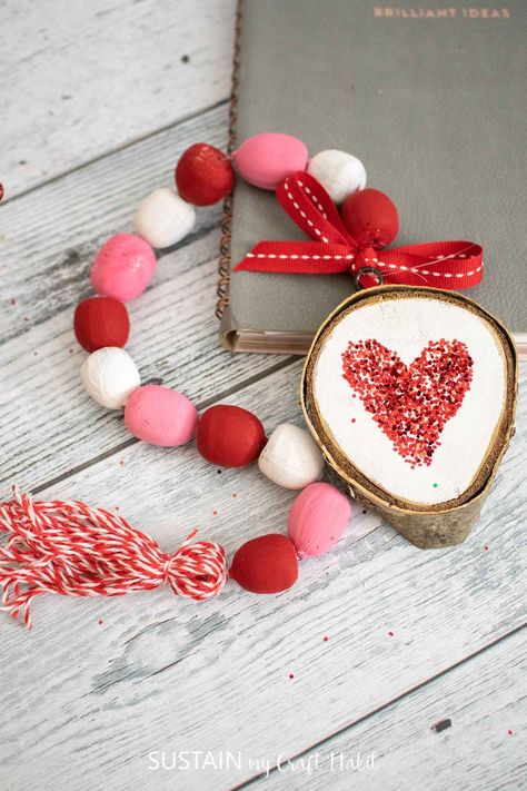 Acorn Painting, Acorn Garland, Valentine Garland, Bakers Twine, Upcycled Crafts, Wood Slices, Red Glitter, Nature Crafts, Valentine Crafts