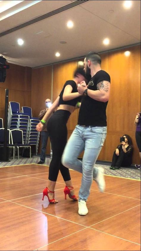 Bachata Dance Video, Two Step Dance, Latin Festival, Beyonce Crazy In Love, Romantic Dance, Steps Dance, Bachata Dance, African Dance, New Dance Video