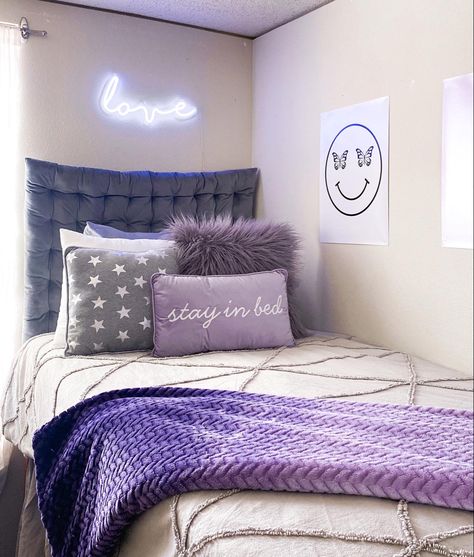 Lavender Gray Room Ideas, Dorm Room Inspiration Purple, Aqua Dorm Room Ideas, Dorm Room Lavender, Grey And Purple Dorm Room, Lavender And Grey Dorm Room, Dorm Room Decor Purple, Bedroom Ideas Purple Aesthetic, Lavender Dorm Room Ideas College