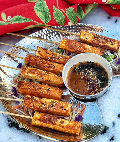 Thai Paneer Satay – Naturally Nidhi Indian Kebab, Satay Recipe, Vegetarian Starters, Paneer Dishes, Thai Curry Paste, Veg Snacks, Indian Appetizers, Paneer Recipes, Thai Curry