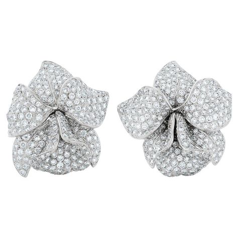 Flower Diamond Earrings, Diamond Flower Earrings, Dress Reference, Flower Diamond Ring, Cartier Earrings, Diamond Cluster Earrings, History Fashion, Jewelry Sale, Pearl And Diamond Earrings