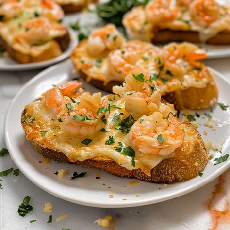 Baked Shrimp Toast, Shrimp Toast Recipe, Gourmet Toast, Fancy Appetizer Recipes, Shrimp Toast, Gourmet Food Plating, Cajun Spice, Fancy Appetizers, Easy To Make Appetizers