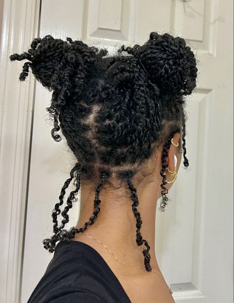 Natural Hair Twists Black Women, Mini Twist With Accessories, Mini Twist On Medium Natural Hair, Small Twist On Natural Hair, Mini Twists Natural Hair Parting, Beach Hair Black Women, Short Twists Natural Hair Styles, Natural Hairstyles For Black Women Twists, Mini Natural Twist