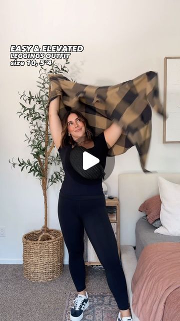 Nina Caviggiola • momhood & midsize style on Instagram: "Easy all black base and BAM spice it up. If you can’t find most this in your closet COMMENT “I want it” and I’ll dm ya links and sizing. 

Easy mom STYLE, midsize style, leggings outfit, leggings for fall, flannel outfit; mom outfit, school drop off, errands outfit, easy outfit, casual outfit, size 10 fashion." Alt Outfits Midsize, Cute Fall Outfits Midsize, Flannel Outfits With Leggings, Midsize Boho Outfits, Casual Fall Outfits Midsize, Fall Legging Outfits Casual, Flannel And Leggings Outfit, Midsize Mom Outfits, Style Leggings Outfit