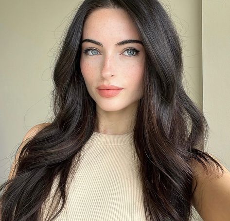 Dark Skin Light Hair, Dark Hair Blue Eyes, Kyra Santoro, Jessica Clement, Light Hair, Light Skin, The Spot, Dark Hair, Blue Hair