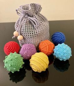 Crochet Montessory Learning Toys Sensory Balls Rainbow Colours For Kids Crochet Baby Tous, Crochet Toddler Toys, Crochet Montessori Toys, Crochet Sensory Toys, Crochet Projects For Kids, Crochet Small Projects, Crochet Baby Shower Gifts, Sensory Crochet, Crochet Kids Toys